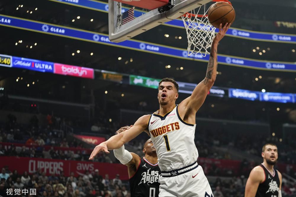 他在年轻时 他在年轻时